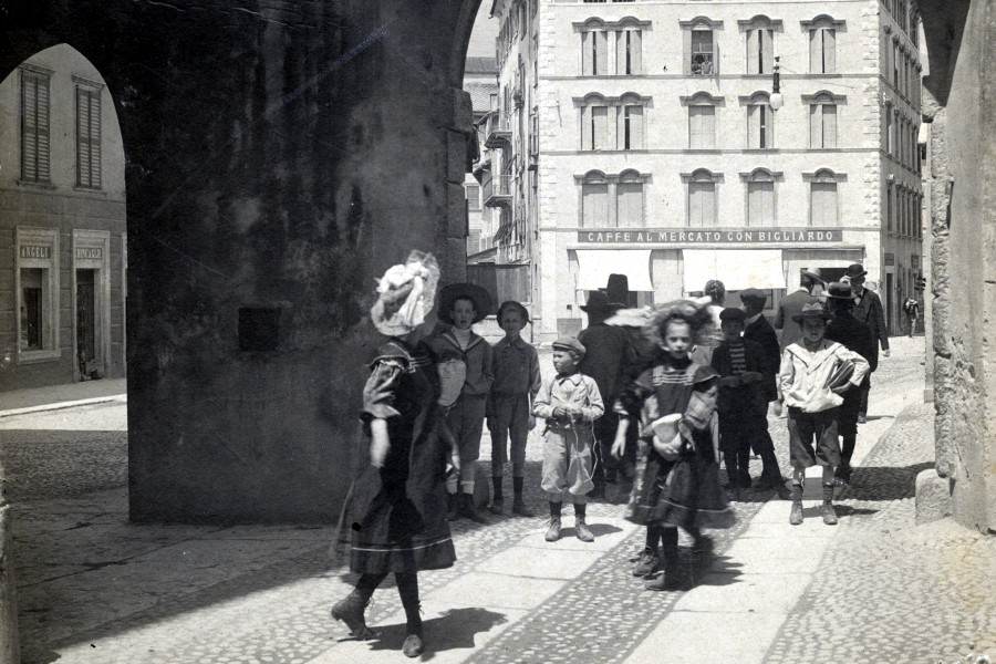 Istantanee da una città. Rovereto tra Storia e storie